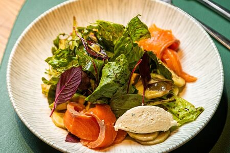 Салат с лососем 