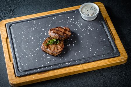 Медальоны из телятины