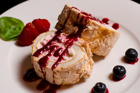 Меренговый рулет