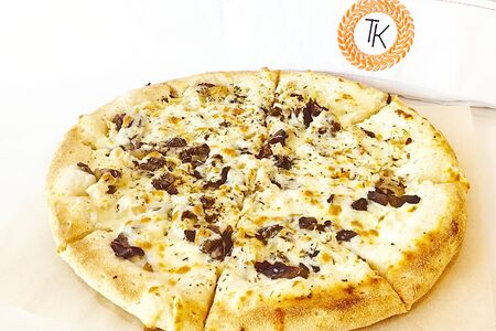 Пицца Жюльен с грибами и курицей