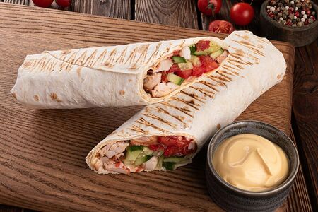 Шаверма со свининой сырная