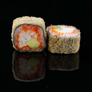 Горячий ролл Калифорния в кляре