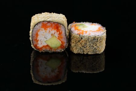 Горячий ролл Калифорния в кляре