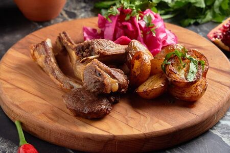 Баранина на косточке с беби-картофелем