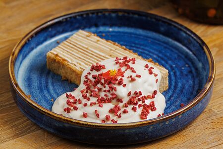 Медовик на каштановом мёде