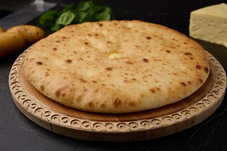 Осетинский пирог с семгой и картошкой