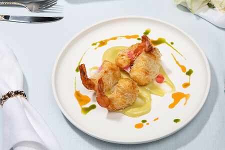 Креветки в соусе катаифи