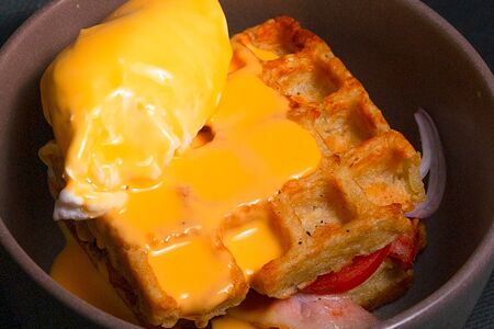 Картофельная вафля с беконом 