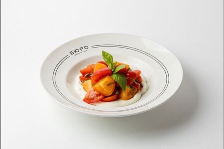 Салат из трёх видов томатов