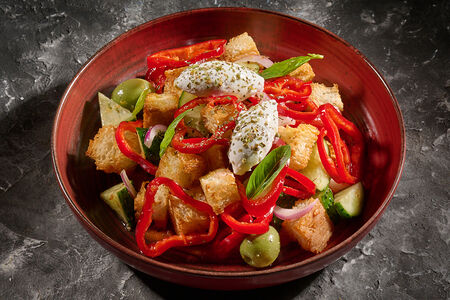 Салат Панцанелла с кремом из феты