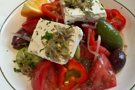 Салат Греческий с оливками каламата