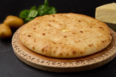 Осетинский пирог с картошкой и сыром