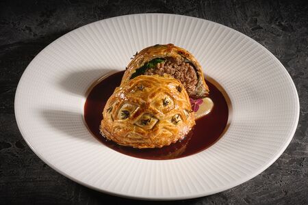 Пирог с ягненком и печеными яблоками