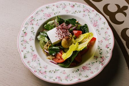 Хориатики с брынзой и грузинской оливкой