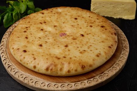 Осетинский пирог с курицей и сыром