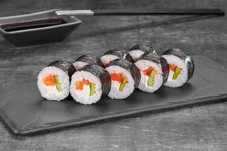 Мини ролл с копченой кетой