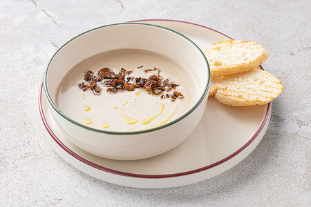 Суп-крем грибной с трюфельным маслом и грибными чипсами