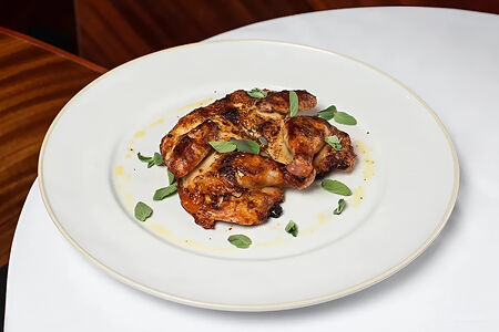 Фермерский цыпленок на гриле