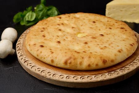 Осетинский пирог с сыром и грибами