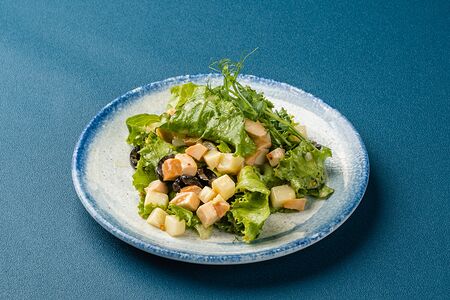 Куриное филе с оливками и медово-горчичным соусом