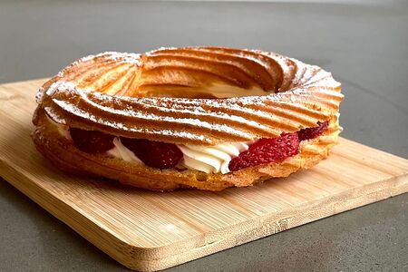 Творожное кольцо с клубникой