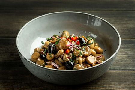 Грибы маринованные