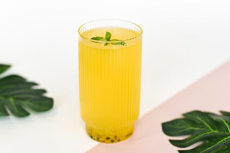 Натуральный лимонад со вкусом манго-маракуйя 