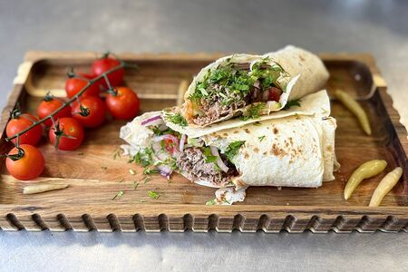 Люля-кебаб в лаваше с говядиной 