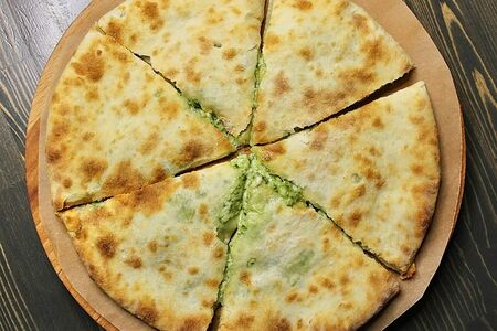 Хачапури с сыром и шпинатом