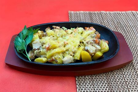 Горячая сковородка со свининой