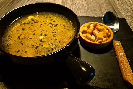 Куриный супчик с гренками