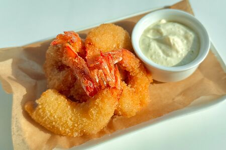 Креветки темпура с соусом свит чили