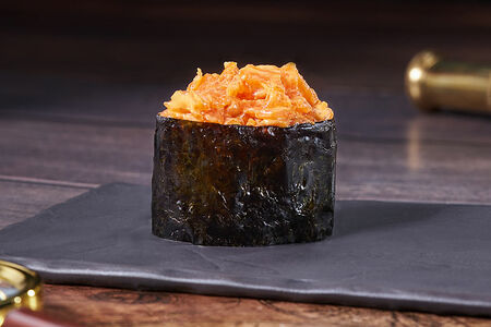 Гункан Тортуга с лососем