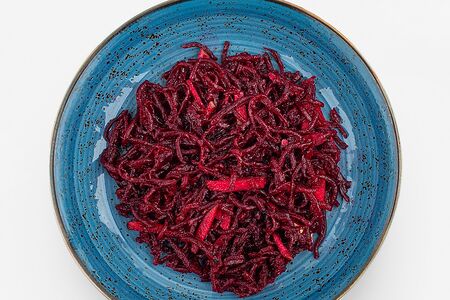 Салат со свеклой и зеленым яблоком