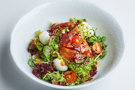 Теплый салат с перепелкой