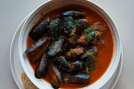 Мидии в томатном соусе