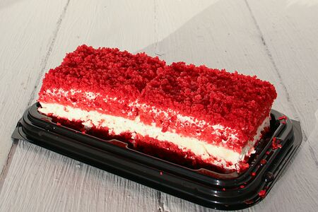 Пирожное красный бархат 2 штуки