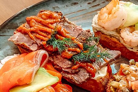 Брускетта с ростбифом