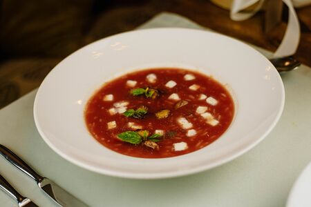 Томатный суп с креветкой