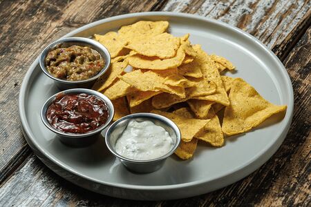 Начос кон сальса