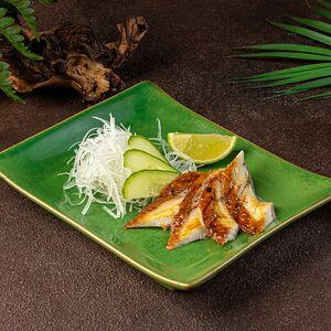 Сашими угорь