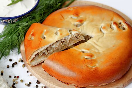 Пирог с рыбой и капустой