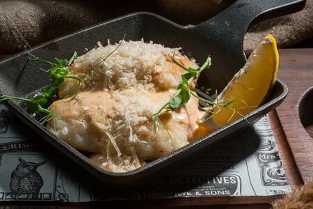 Филе судака с соусом Айваско