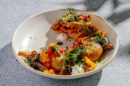 Салат с копченым терпугом и лисичками