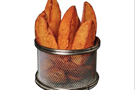 Натуральная картошка и соус