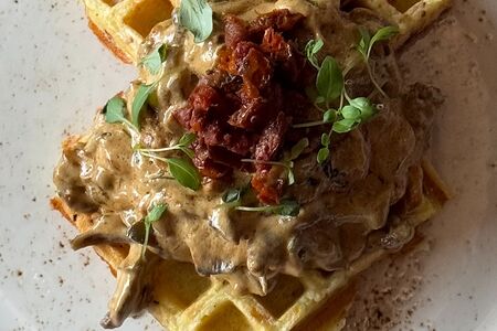 Картофельная вафля с бефстроганов