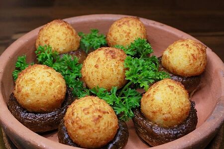 Шампиньоны с сыром