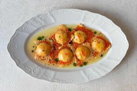 Равиоли с морепродуктами, бермонте, икра