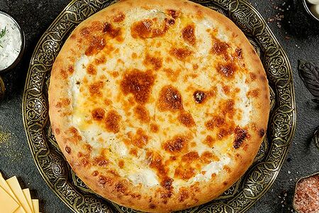 Открытый пирог Сырное ассорти