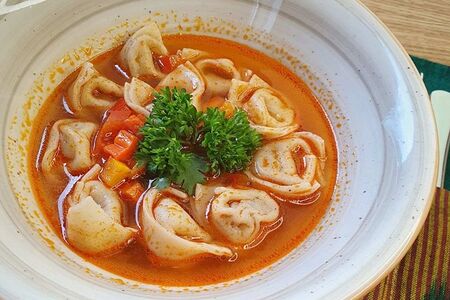 Пельмешки отварные с бульоном 